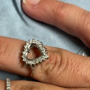 14kt white gold diamond heart ring